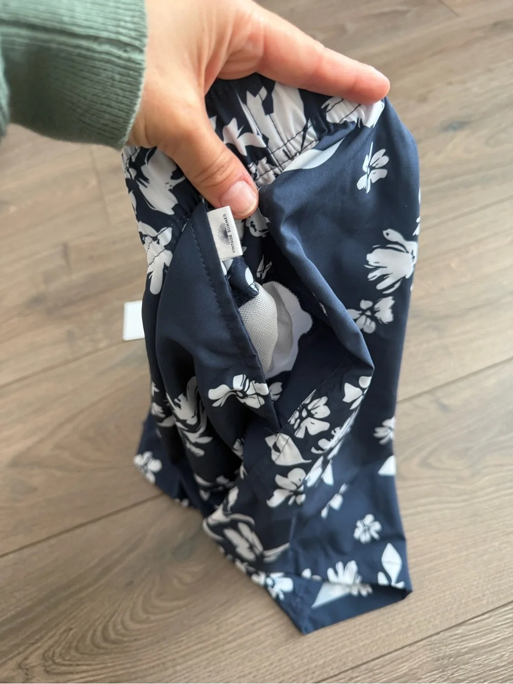 Men’s swim shorts XL Vintage Style Navy Floral Swim Trunks NWT